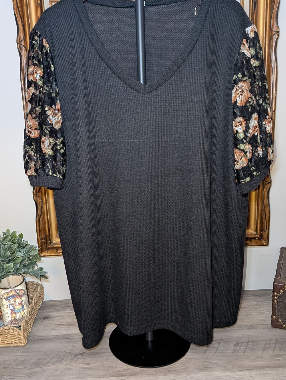 NWT OLRIK Black Waffle Knit V-Neck Lace Floral Puff Sleeve Top Plus Size 4X